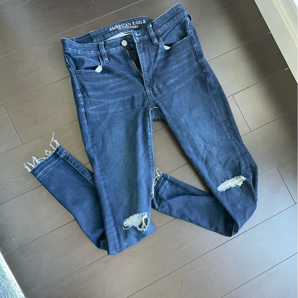 American Eagle Outfitters Women's Dark Blue Distressed Skinny Jeans